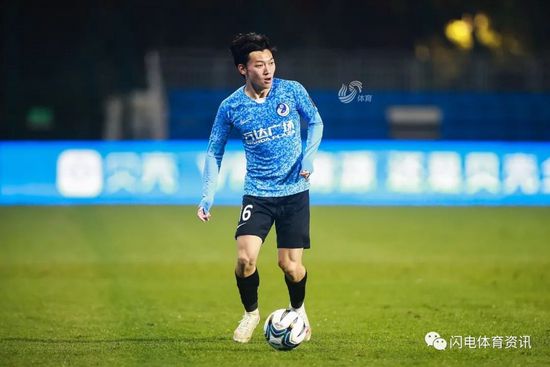 然而从利物浦的角度来看，很难看出他们会很快采取行动，红军中场位置目前相对稳固。